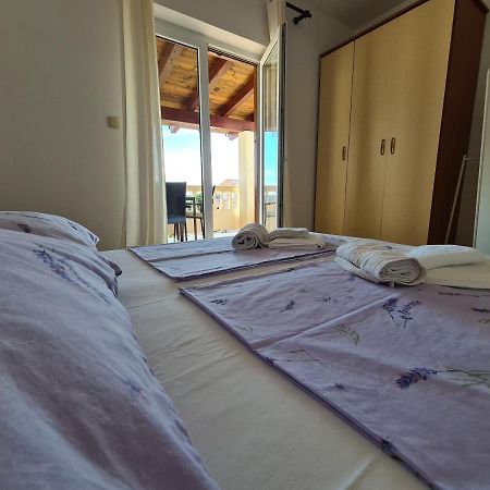 Apartman Karmen Barbat na Rabu Εξωτερικό φωτογραφία