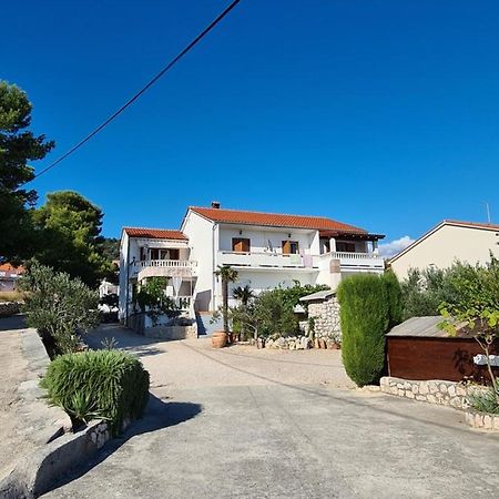 Apartman Karmen Barbat na Rabu Εξωτερικό φωτογραφία
