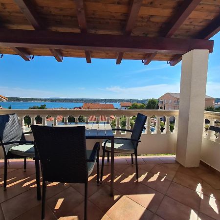 Apartman Karmen Barbat na Rabu Εξωτερικό φωτογραφία