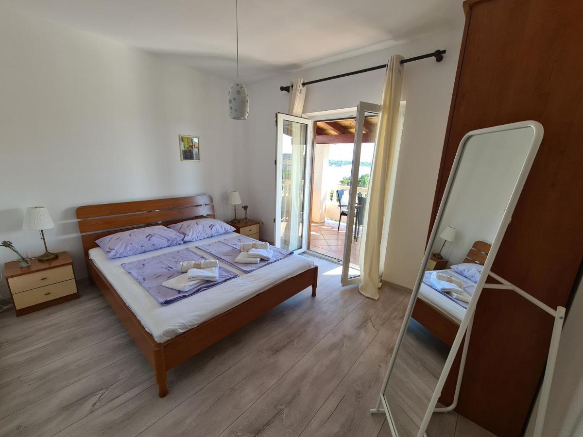 Apartman Karmen Barbat na Rabu Εξωτερικό φωτογραφία