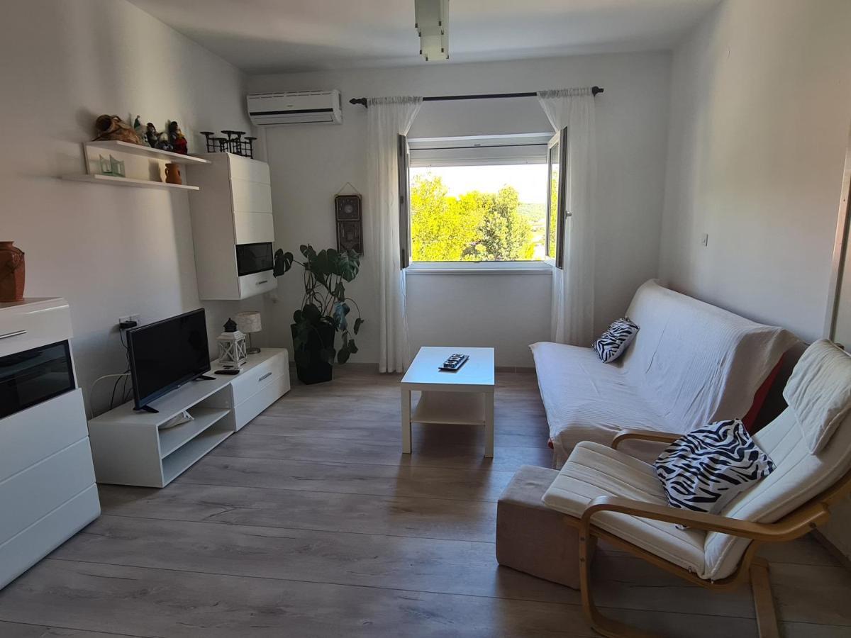 Apartman Karmen Barbat na Rabu Εξωτερικό φωτογραφία