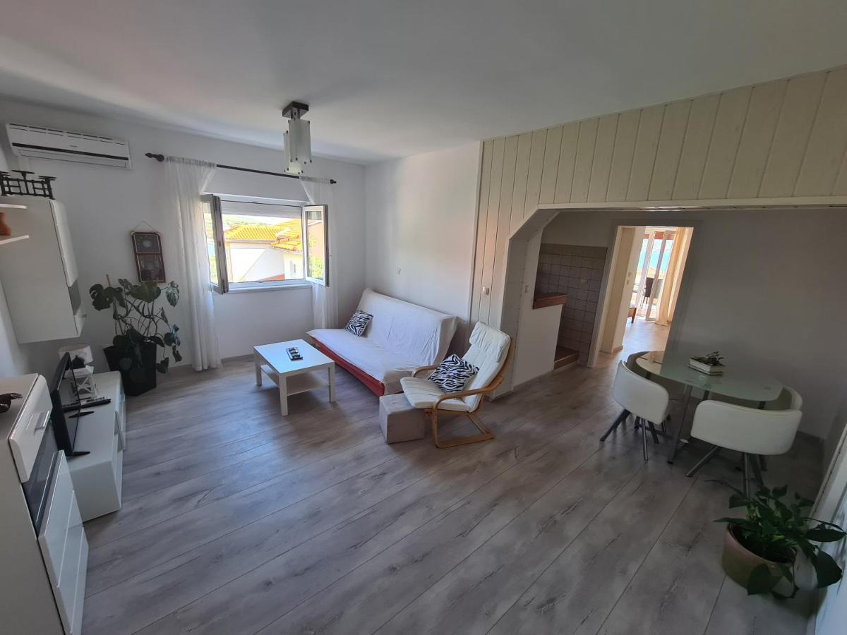 Apartman Karmen Barbat na Rabu Εξωτερικό φωτογραφία