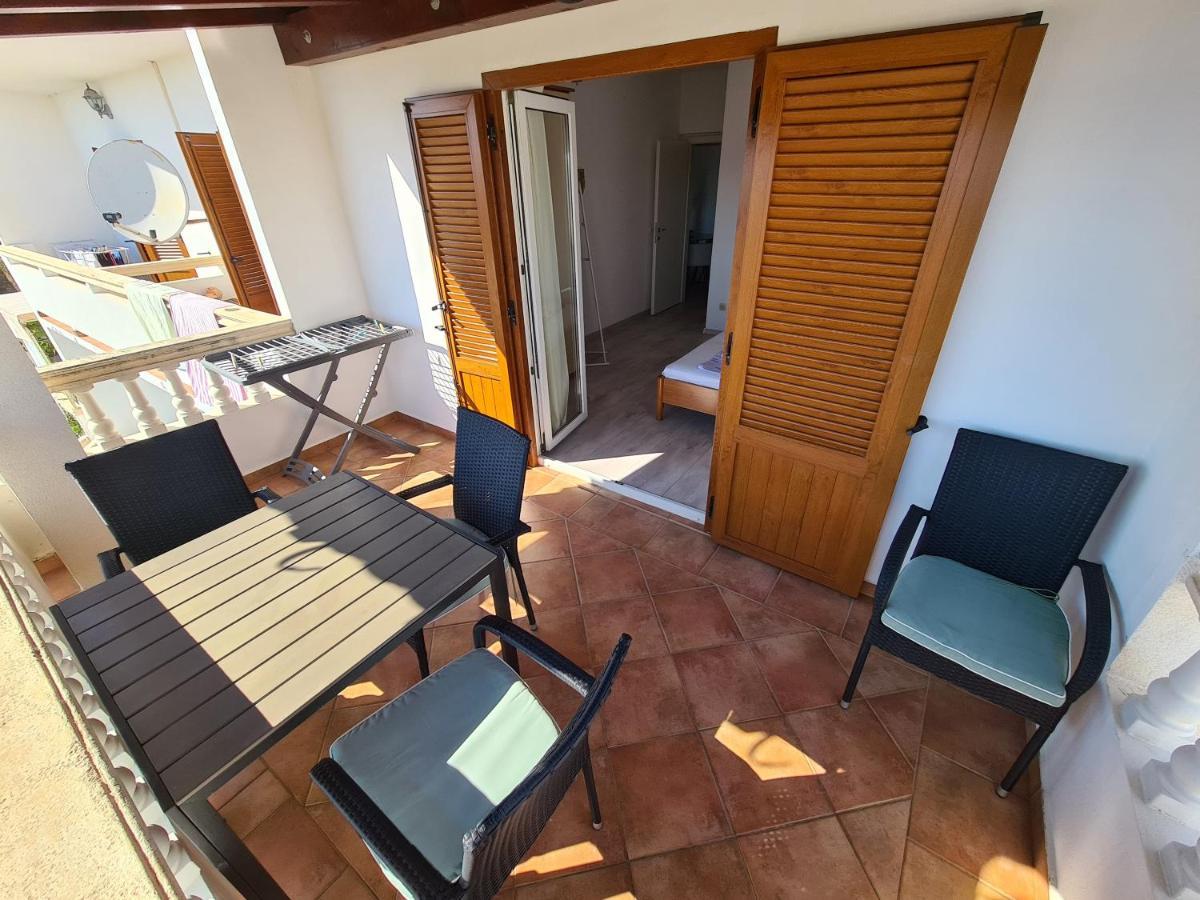 Apartman Karmen Barbat na Rabu Εξωτερικό φωτογραφία
