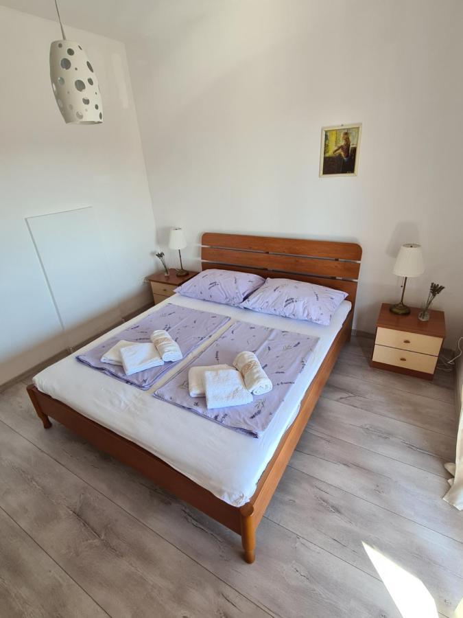 Apartman Karmen Barbat na Rabu Εξωτερικό φωτογραφία