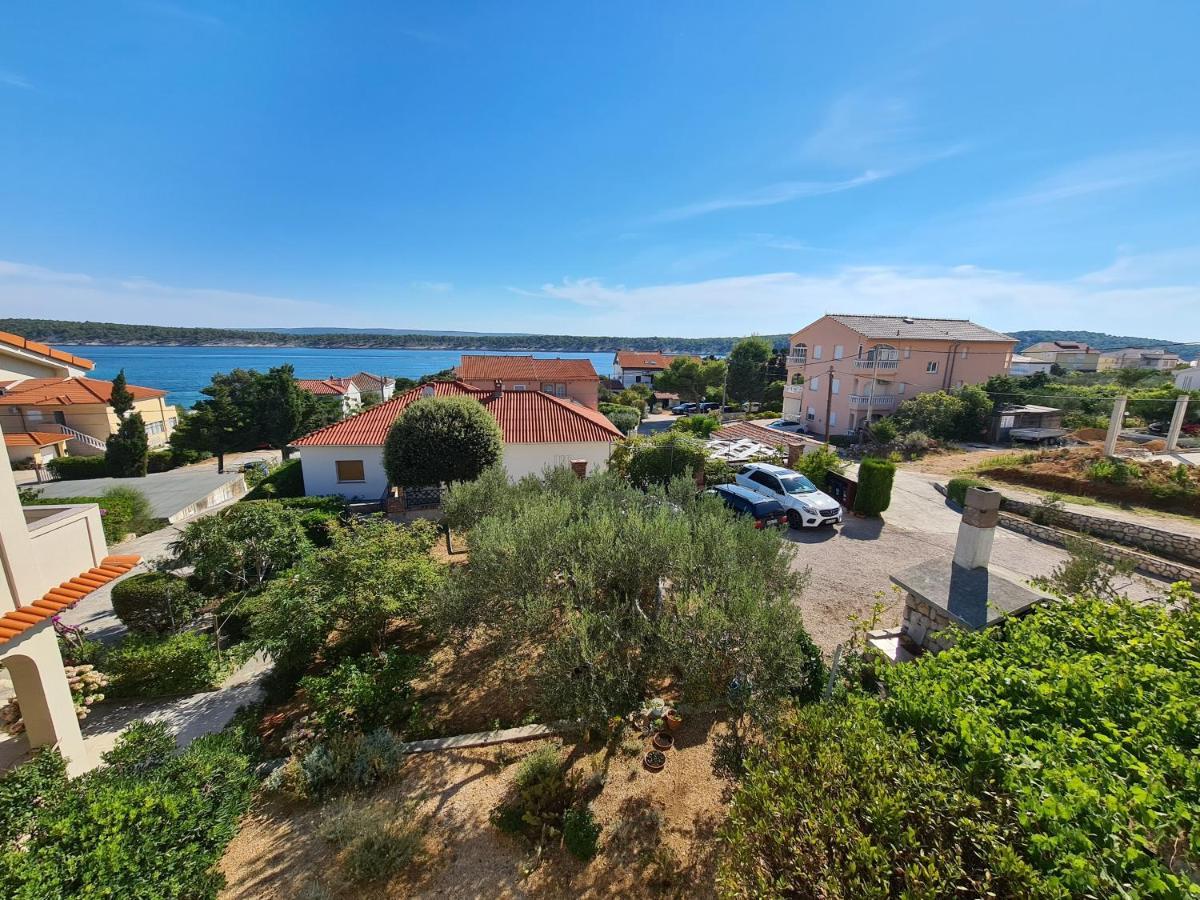 Apartman Karmen Barbat na Rabu Εξωτερικό φωτογραφία
