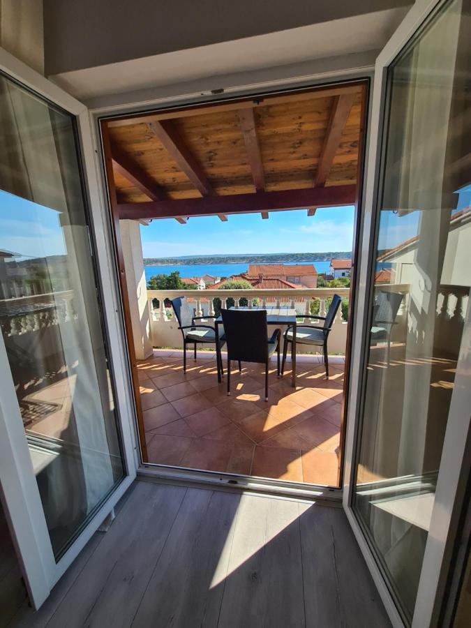 Apartman Karmen Barbat na Rabu Εξωτερικό φωτογραφία