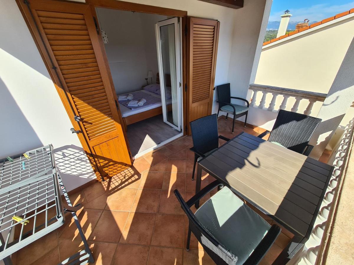 Apartman Karmen Barbat na Rabu Εξωτερικό φωτογραφία